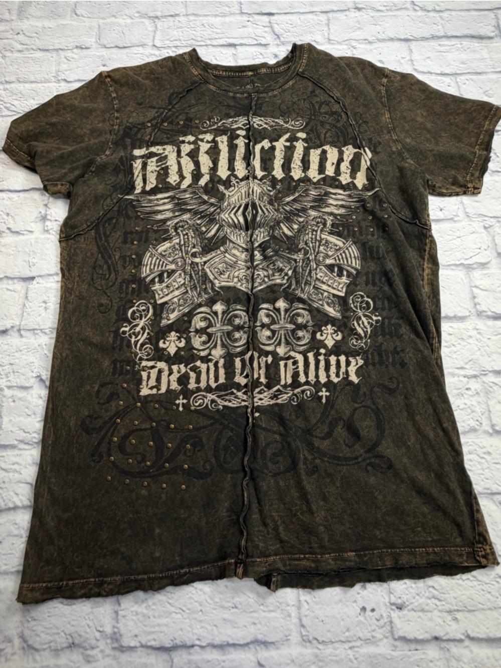 Y2K Affliction “Dead or Alive”  Washed Graphic Crest Tee w/Brass Studs. Size XL.